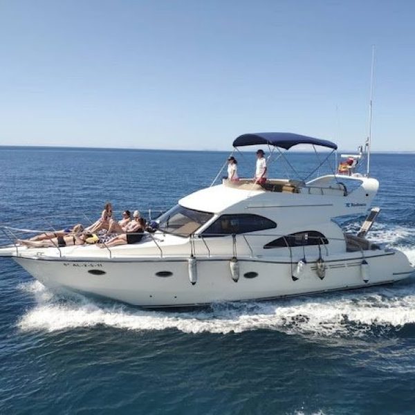 Rodman41-rodman-41-spain-yacht-charter-boat-yachtlife-rent-a-yacht-in-marbella-in-puerto-banus-sea-sun-holiday-in-spain-summer-vaaction-birthday-party-1.jpg